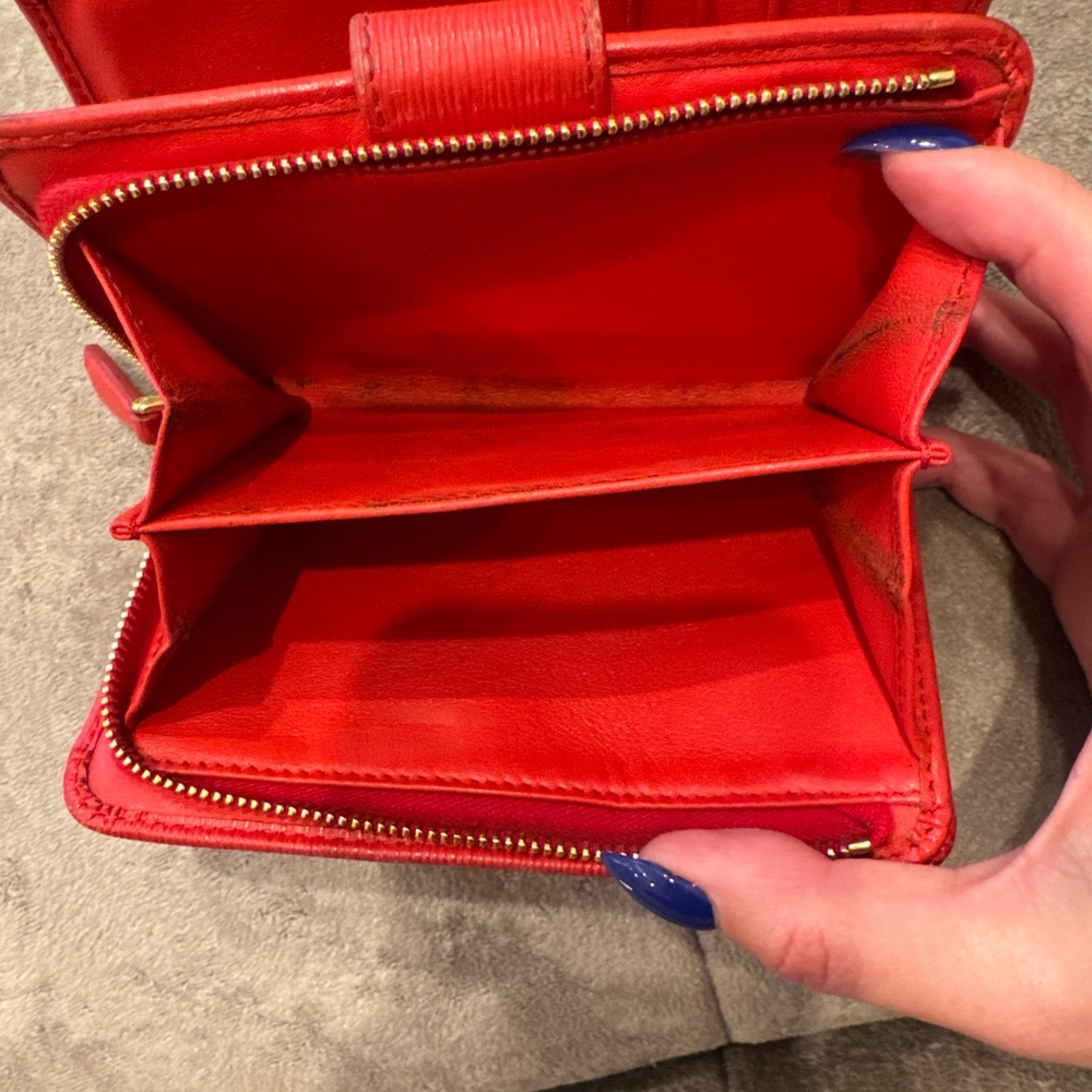 Authentic Prada wallet - Picture 3 of 8